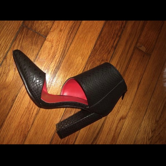 Heels - Picture 3 of 3